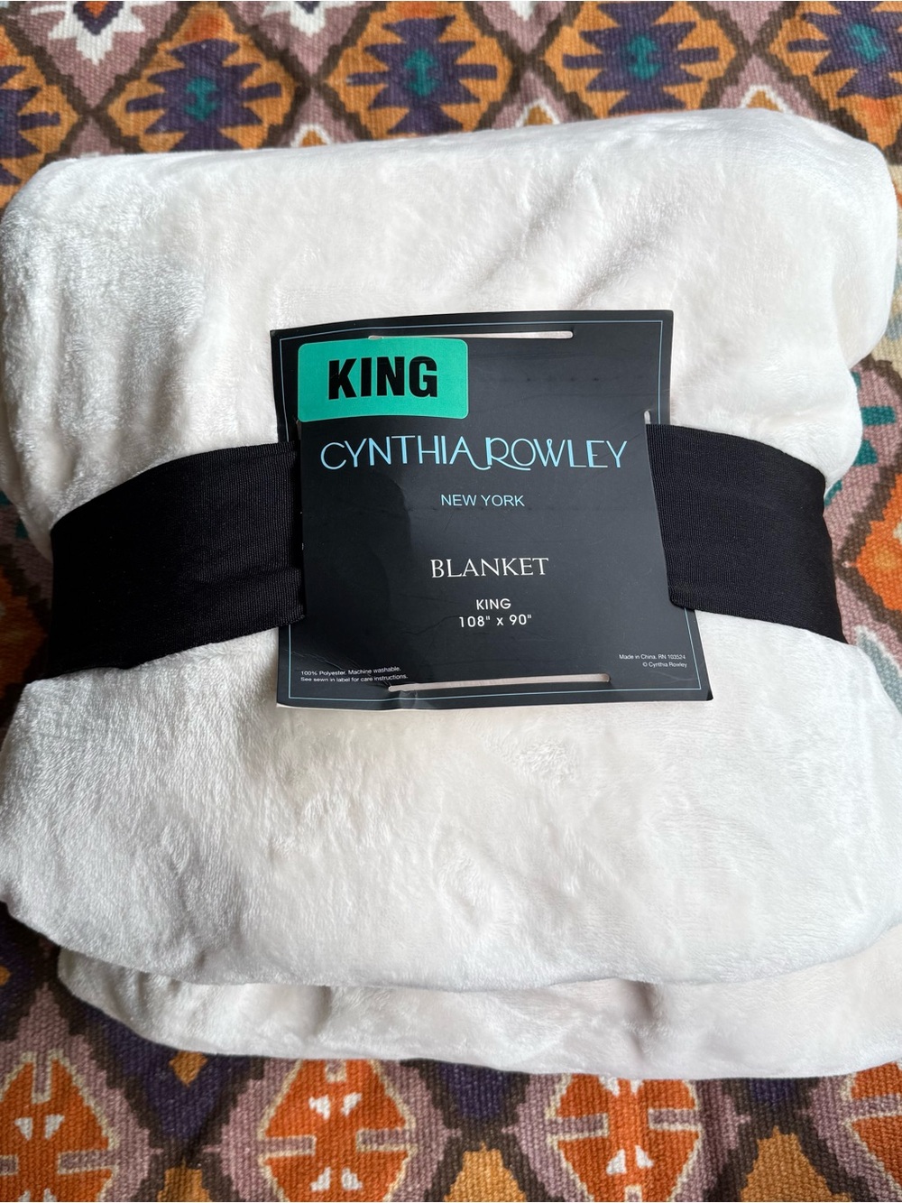 Cynthia Rowley New York King-Sized Plush Blanket 108” X 90” Cream White Fleece
